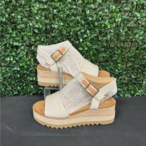 TOMS Diana Wedge Sandal - W7.5